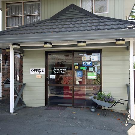 Midway Pacifica Lodge ロワー・ハット エクステリア 写真
