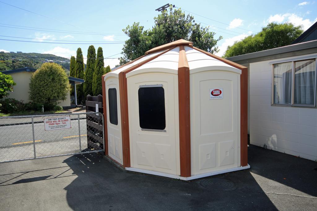 Midway Pacifica Lodge ロワー・ハット エクステリア 写真