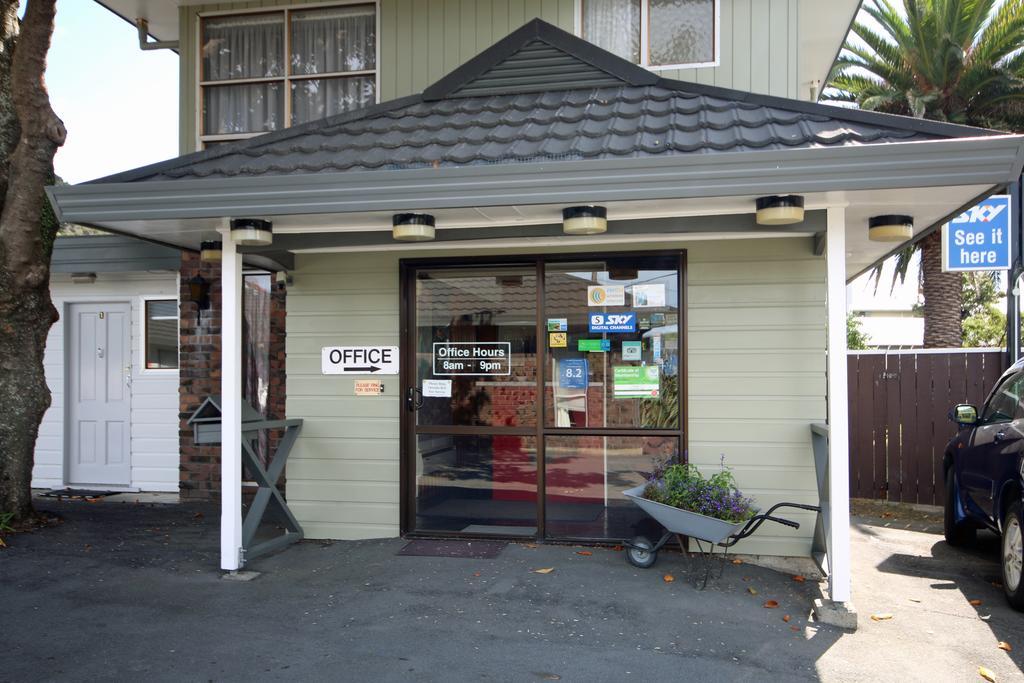 Midway Pacifica Lodge ロワー・ハット エクステリア 写真