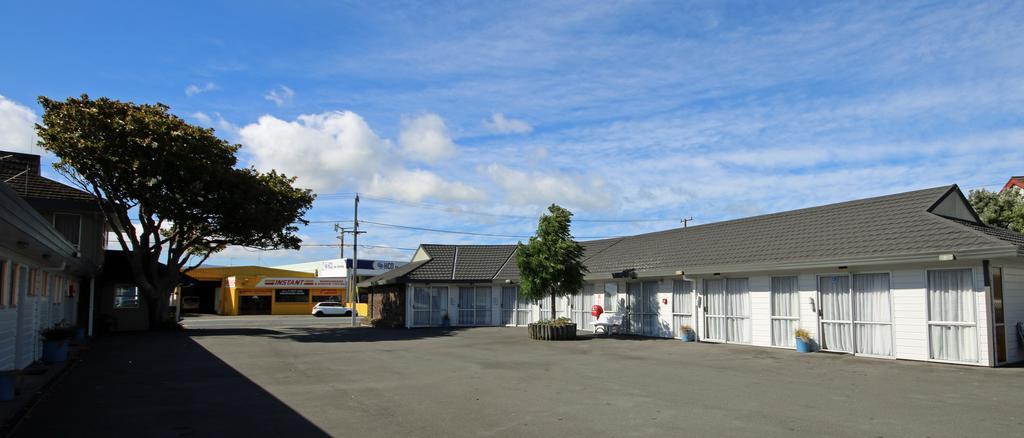 Midway Pacifica Lodge ロワー・ハット エクステリア 写真