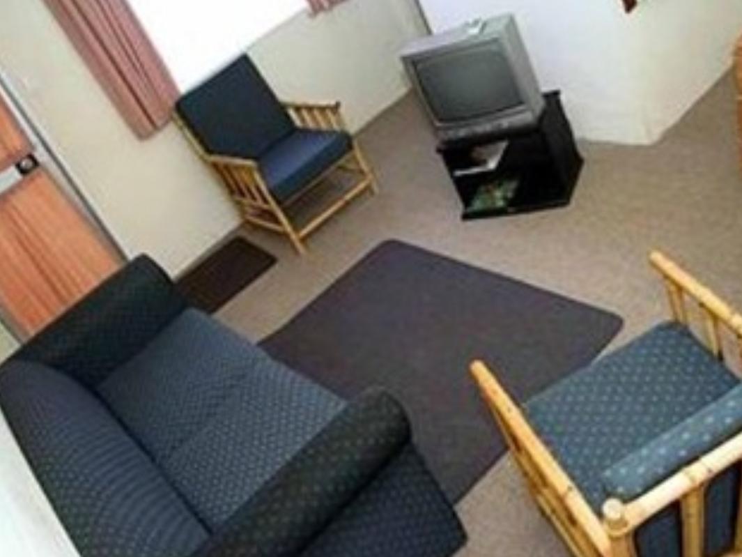 Midway Pacifica Lodge ロワー・ハット エクステリア 写真